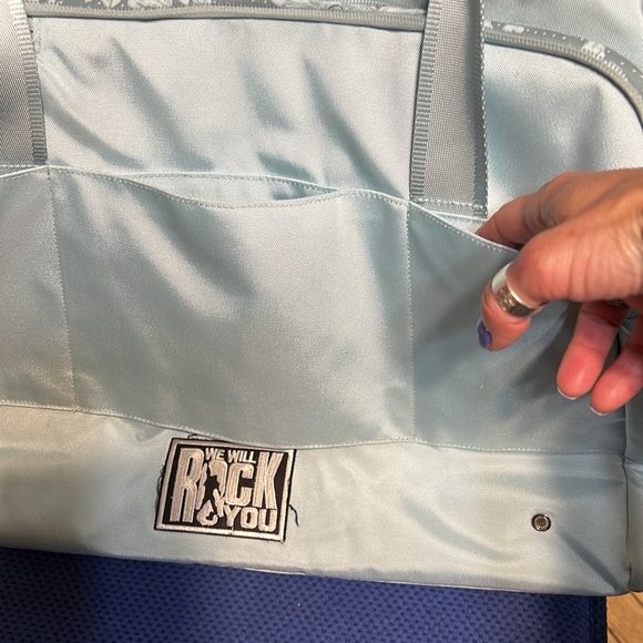 Vera Bradley ReActive Weekender Travel Bag with custom patches. Light blue - Picture 12 of 12